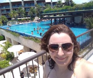 Elene muito feliz em conquistar mais essa víagem pela amway